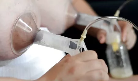 एमआईएलए उसे प्यार करता है सेक्सी फिल्म मूवी में जब उसका प्रेमी उसके मुंह में cums