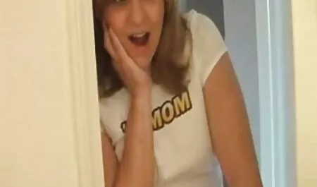 सुडौल श्यामला चिढ़ा हिंदी मूवी फिल्म सेक्सी और कर रही है