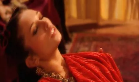 एशियाई फूहड़ एक बीडीएसएम सत्र के लिए ऊपर चढ़ा और इलाज किया जा हिंदी फुल सेक्सी मूवी रहा है