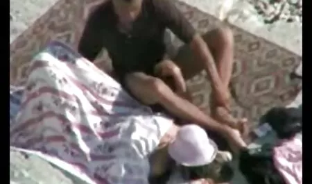 एशियाई छात्रा वर्ग में उसकी बिल्ली फुल सेक्सी वीडियो फिल्म कर रही है