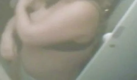 उसकी चूत को गहराई से फुल मूवी वीडियो में सेक्सी छूना