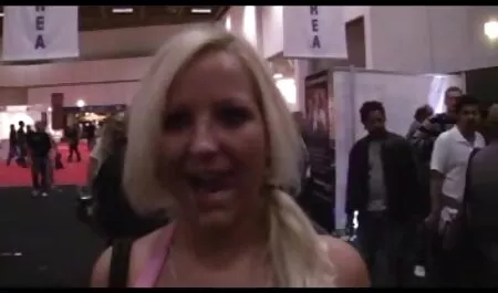 रसिया से हिंदी की सेक्सी मूवी कोर्टनी मिठाई