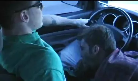 टैटू वाले हॉट चिक अपने दोस्त हिंदी मूवी फुल सेक्सी मूवी को डिल्डो के साथ खुश करने के लिए तैयार है