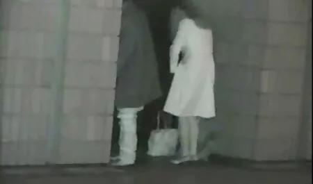 ब्रिटेन के सेक्सी वीडियो फुल मूवी टैक्सी चालक द्वारा गिरवी रखी गई यूरो की टिटिफ़किंग