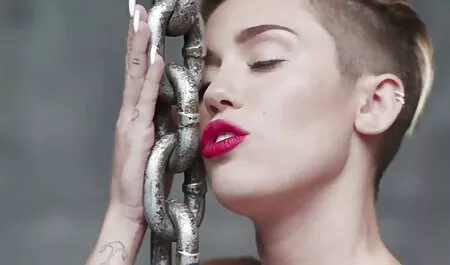 यूरो शॉपलिफ्टर को दोहरीकरण के साथ दंडित किया सेक्सी फिल्म एचडी मूवी वीडियो गया