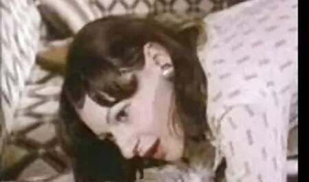 सींग का बना सेक्सी वीडियो मूवी पिक्चर हुआ Lizz Tayler उसकी प्यारी युवा बिल्ली बढ़ा हो जाता है