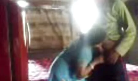 कैमरा पर हमारे कास्टिंग हिंदी मूवी हद सेक्सी एंजेल चुंबन Masturbates में