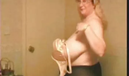 सोलो हॉर्नी गर्ल खिलौना खुद फुल मूवी वीडियो में सेक्सी को