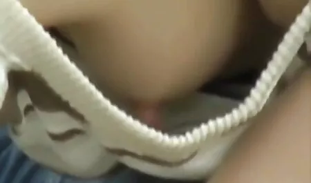 किशोर आकर्षक ब्रायन जॉनसन भोजपुरी हिंदी सेक्सी मूवी अपने मुर्गा चूसने की शुरुआत करता है